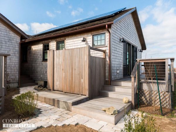 Cape Cod Home 994346