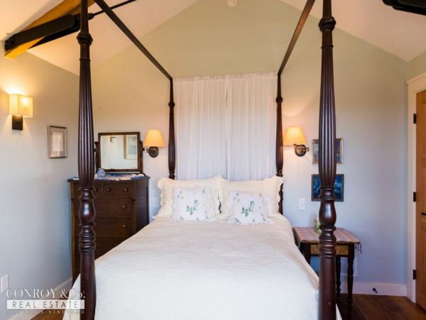 Cape Cod Home 994346