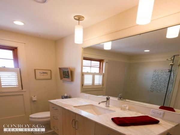 Cape Cod Home 994346