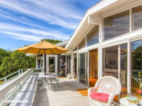 Cape Cod Home 994347