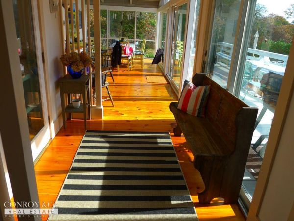 Cape Cod Home 994347
