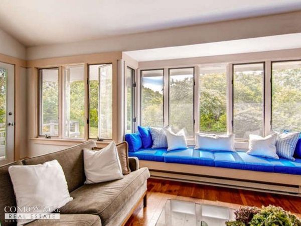 Cape Cod Home 994347