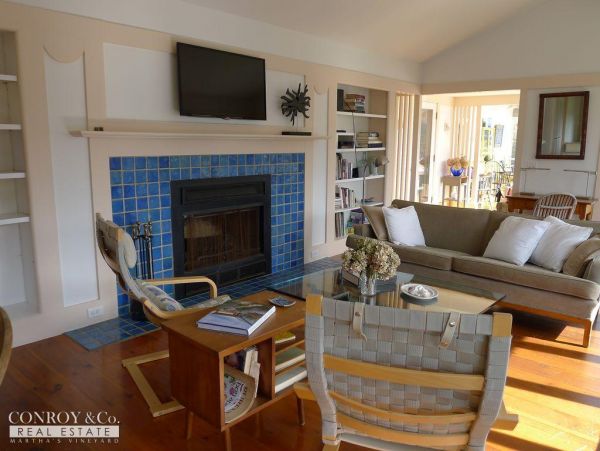 Cape Cod Home 994347