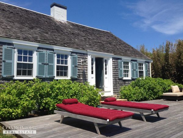Cape Cod Home 994348