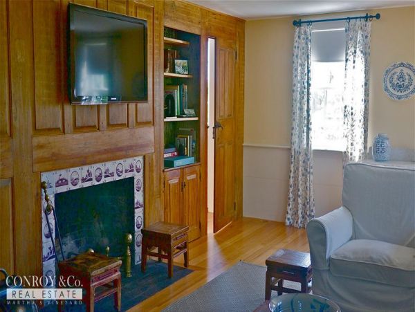 Cape Cod Home 994348