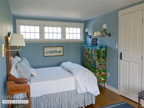 Cape Cod Home 994348