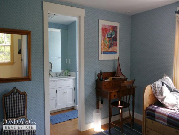 Cape Cod Home 994348