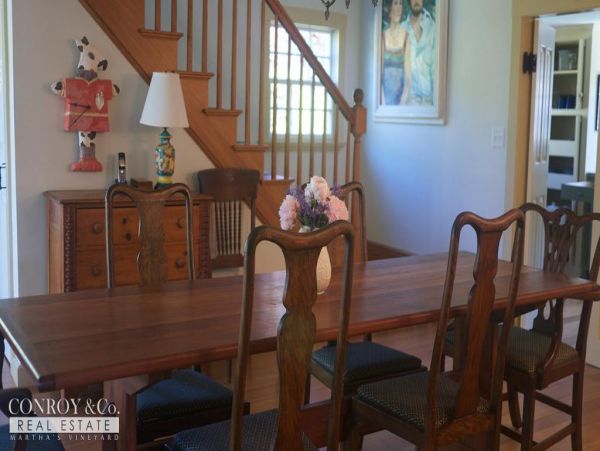 Cape Cod Home 994348