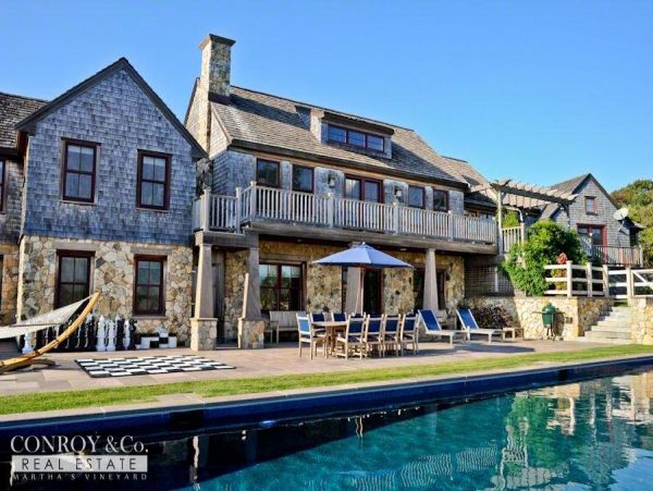 Cape Cod Home 994349
