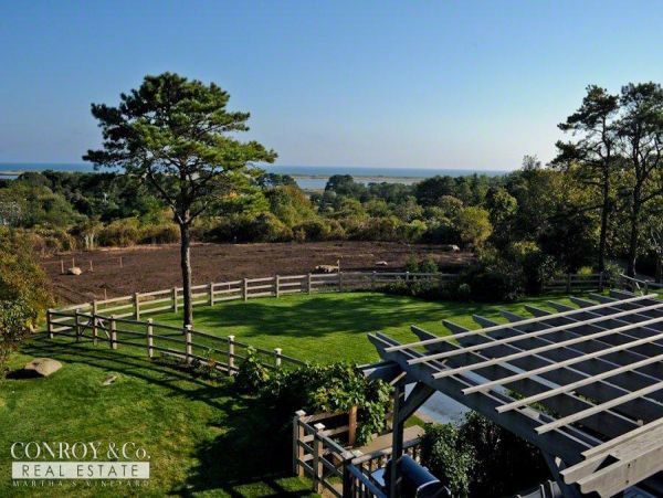 Cape Cod Home 994349
