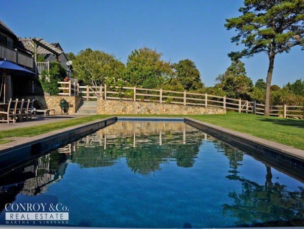 Cape Cod Home 994349
