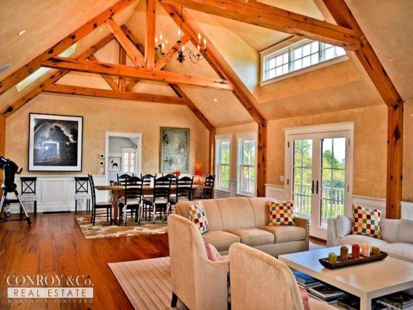 Cape Cod Home 994349