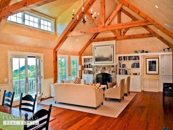Cape Cod Home 994349