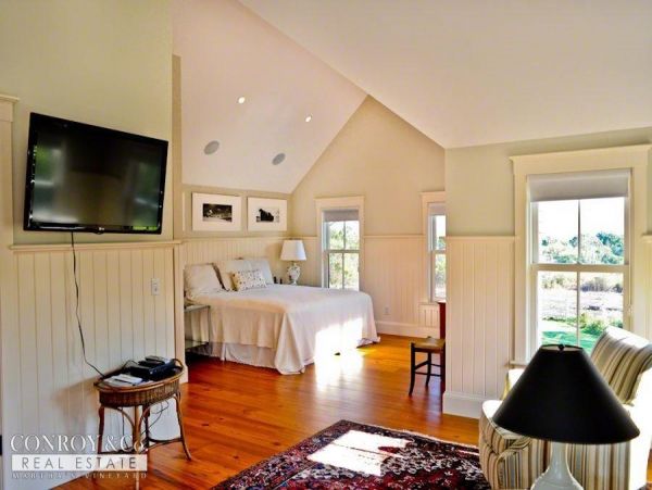 Cape Cod Home 994349