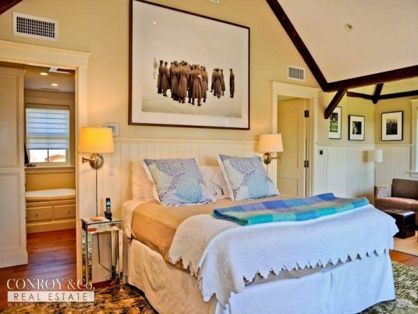 Cape Cod Home 994349