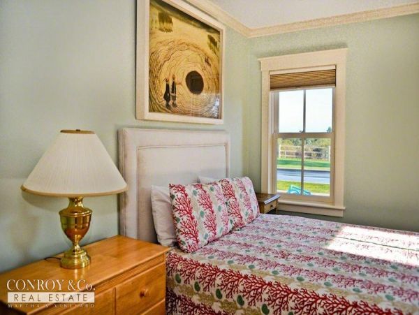 Cape Cod Home 994349