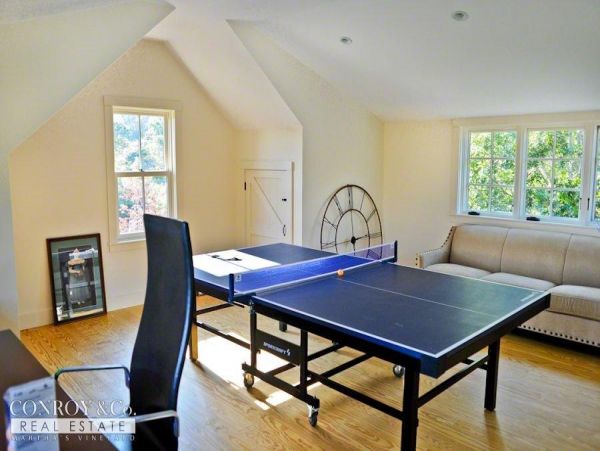 Cape Cod Home 994349