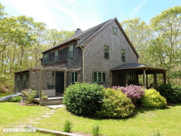 Cape Cod Home 994350