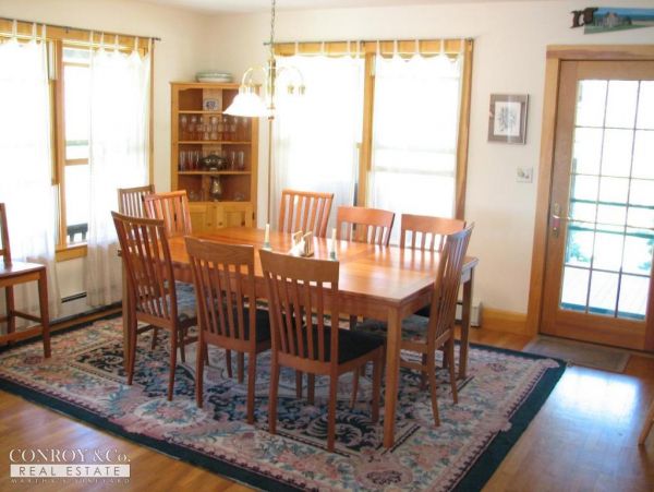 Cape Cod Home 994350