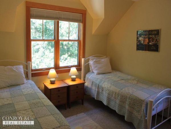 Cape Cod Home 994350