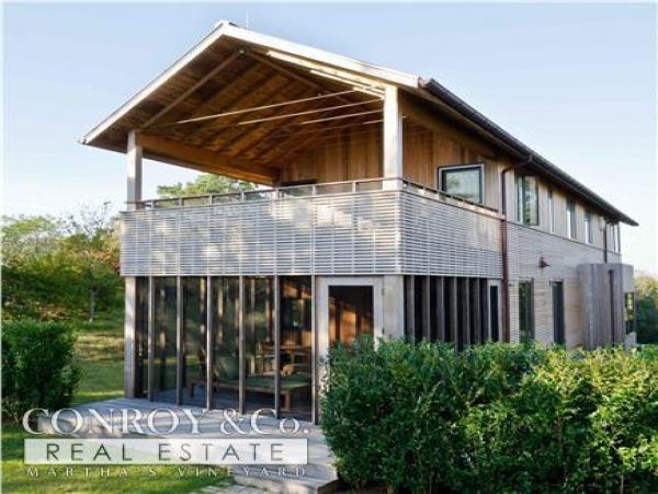Cape Cod Home 994351