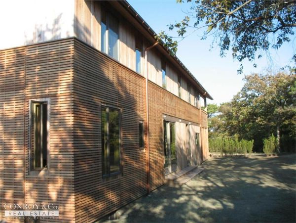 Cape Cod Home 994351