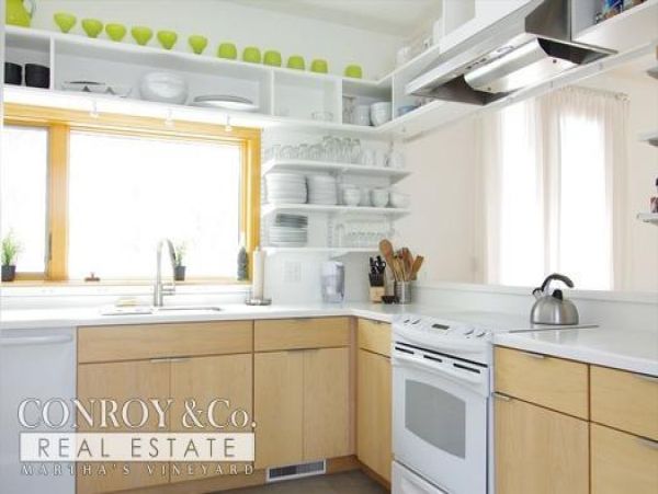 Cape Cod Home 994351
