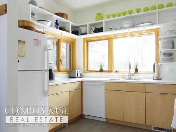 Cape Cod Home 994351