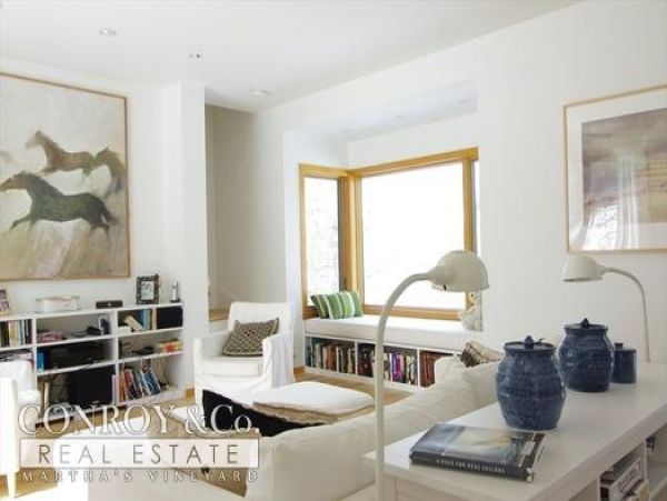 Cape Cod Home 994351