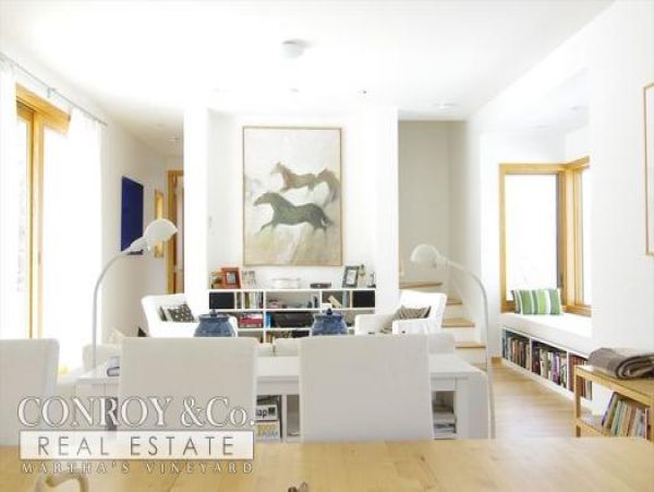 Cape Cod Home 994351
