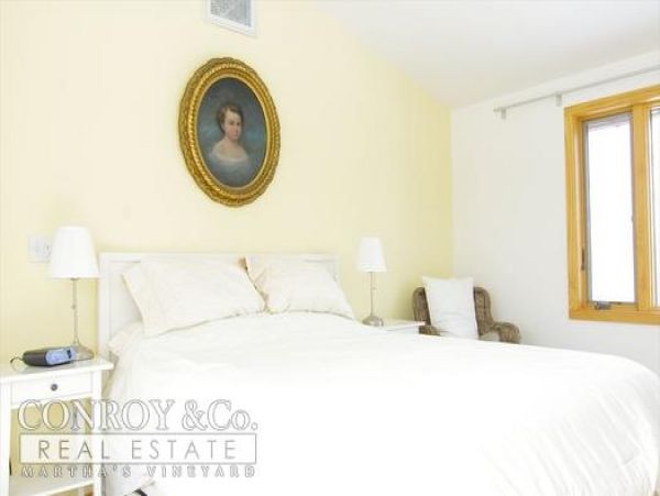 Cape Cod Home 994351