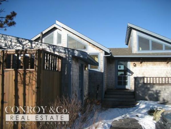 Cape Cod Home 994352