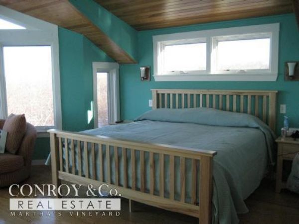 Cape Cod Home 994352