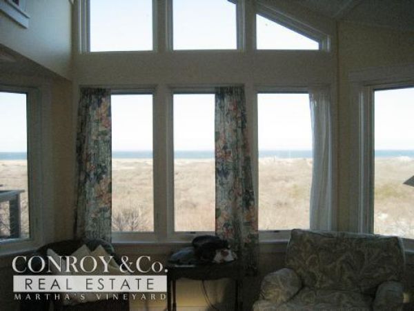 Cape Cod Home 994352