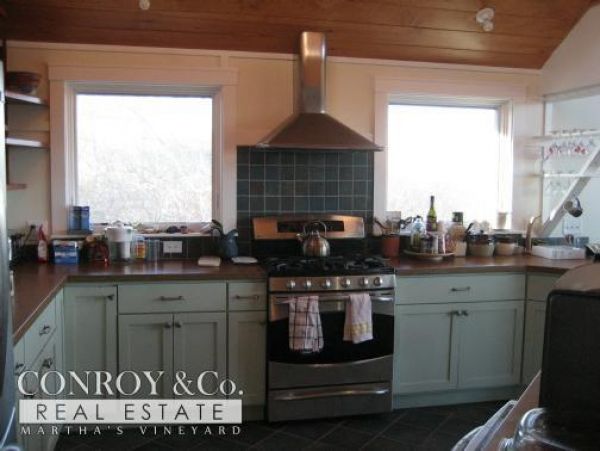 Cape Cod Home 994352