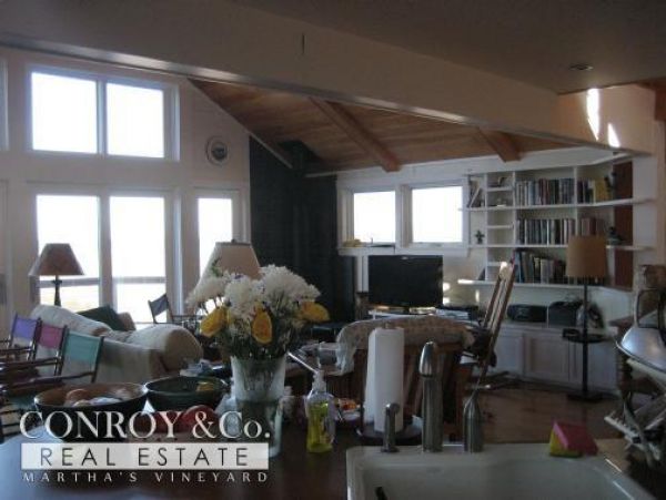 Cape Cod Home 994352