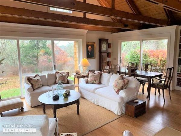 Cape Cod Home 994353