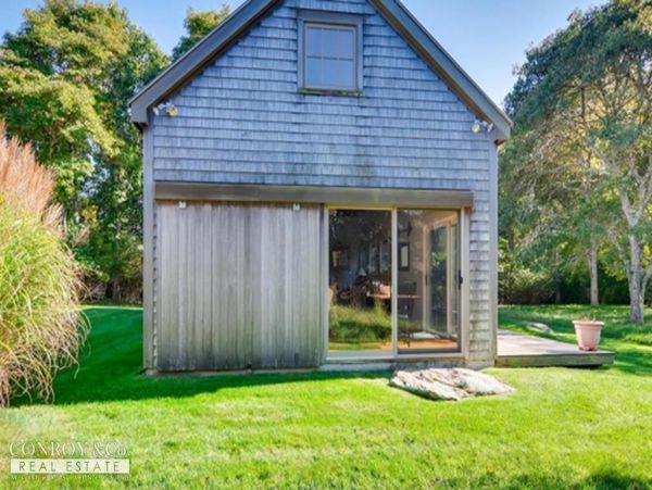 Cape Cod Home 994354