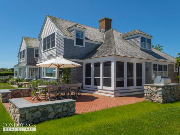Cape Cod Home 994355