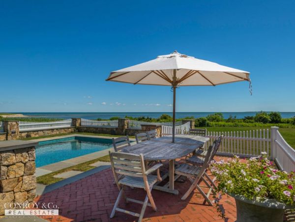 Cape Cod Home 994355