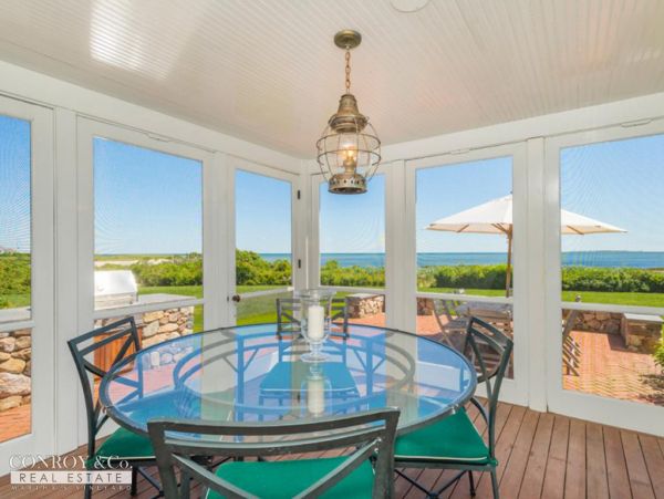 Cape Cod Home 994355
