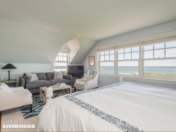 Cape Cod Home 994355