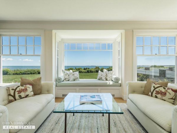 Cape Cod Home 994355