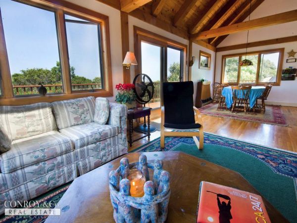 Cape Cod Home 994356