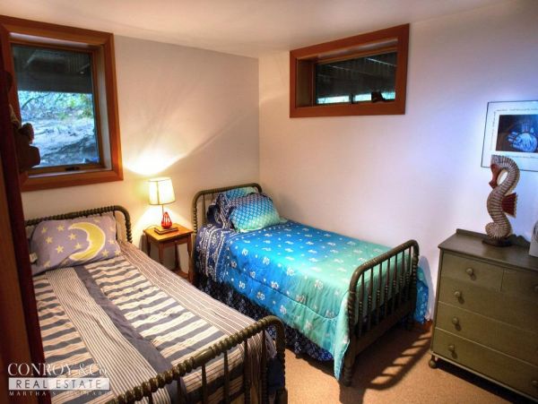 Cape Cod Home 994356