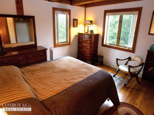 Cape Cod Home 994356