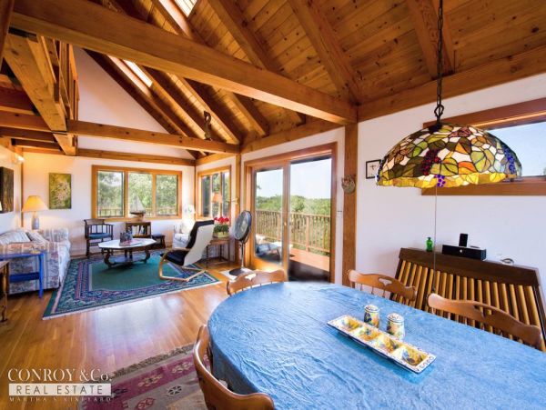 Cape Cod Home 994356