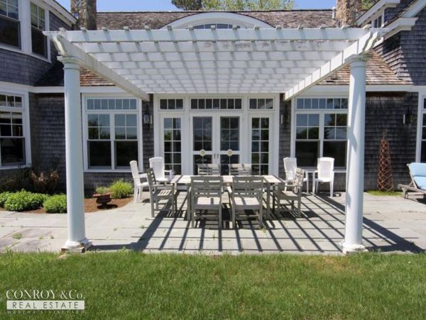Cape Cod Home 994357