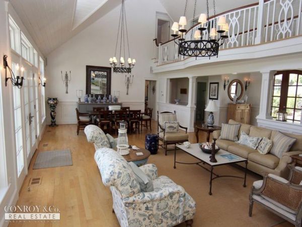 Cape Cod Home 994357