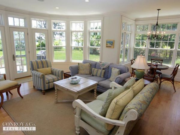 Cape Cod Home 994357
